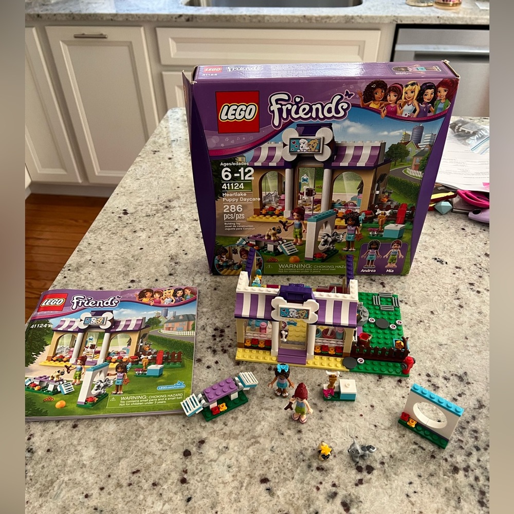 Lego Friends Heartlake Puppy Daycare retired set 41124